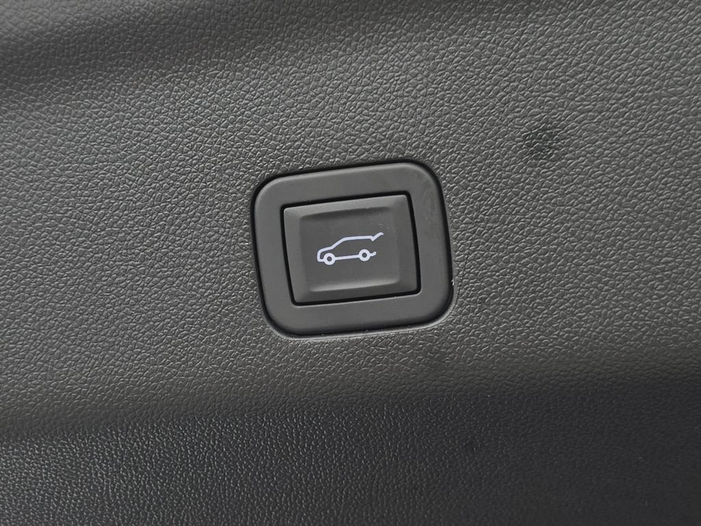 Used 2026 GMC Yukon XL Elevation RWD image 30
