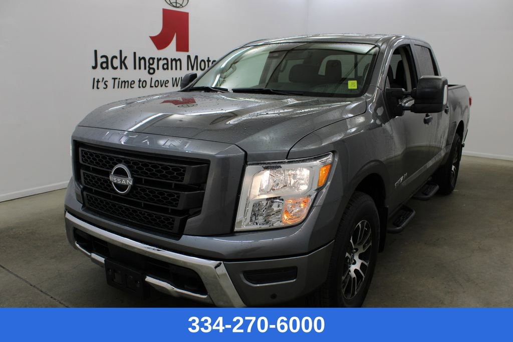 Used 2024 Nissan Titan SV w/ SV Convenience Package image 1