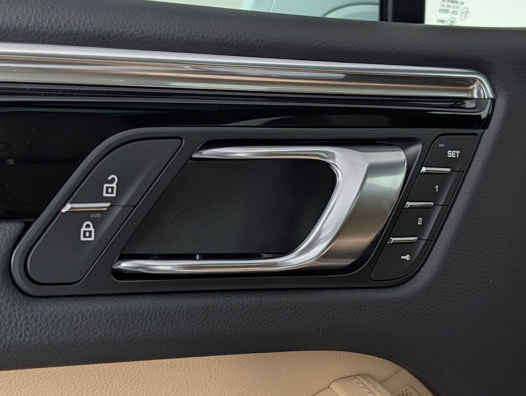 New 2026 Porsche Macan image 26