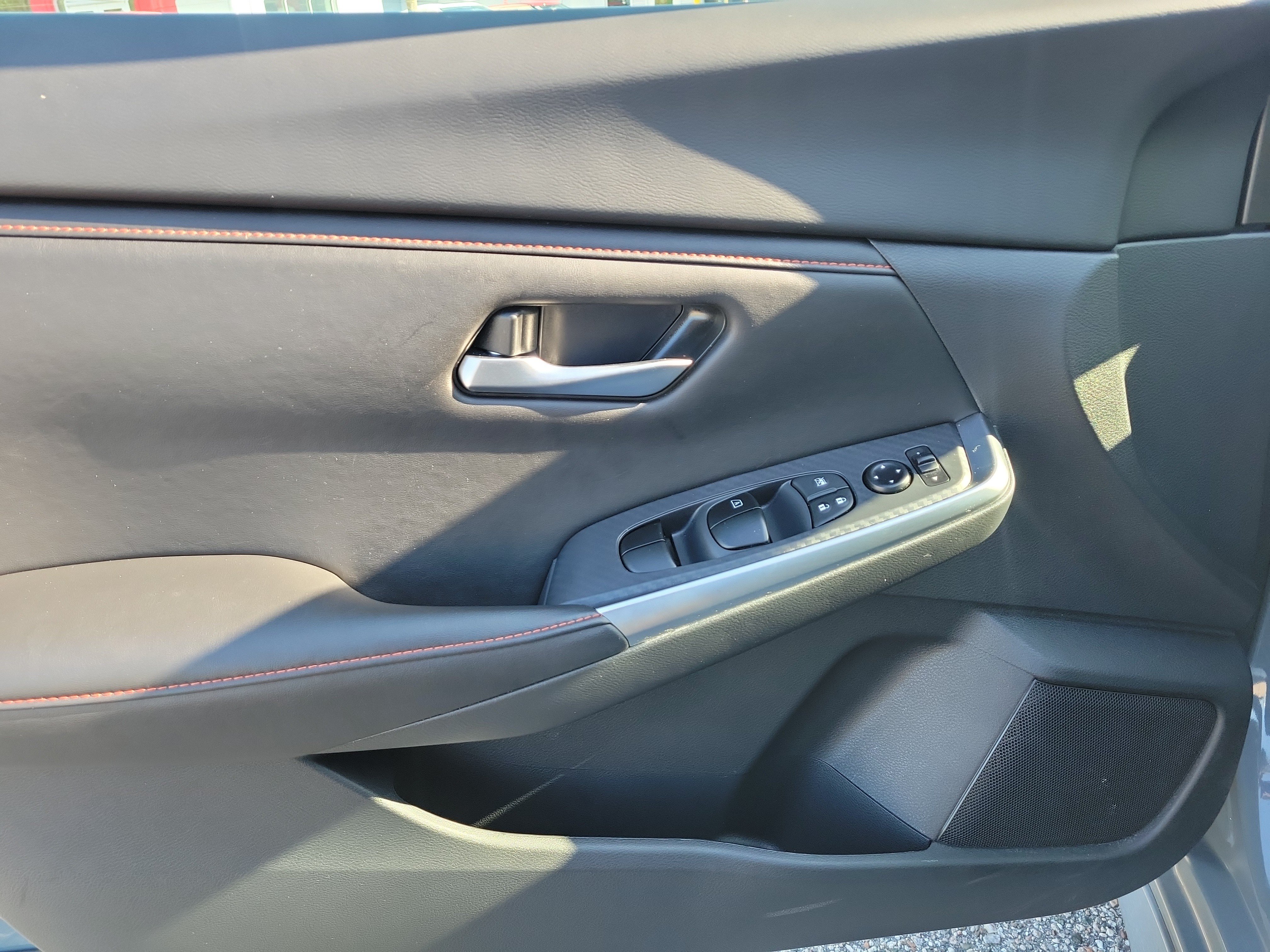 Certified 2025 Nissan Sentra SR FWD image 15