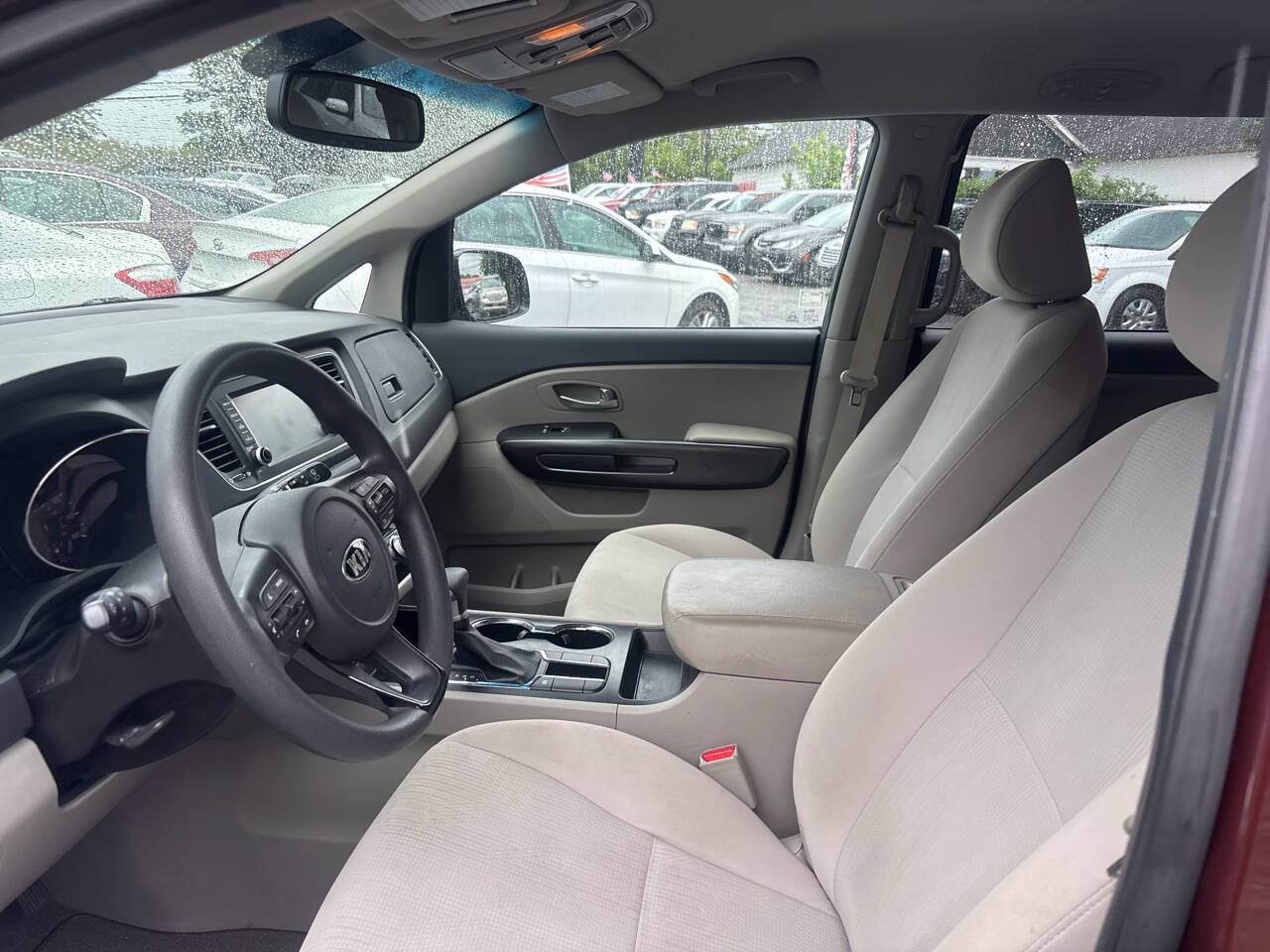 Used 2020 Kia Sedona LX FWD image 11