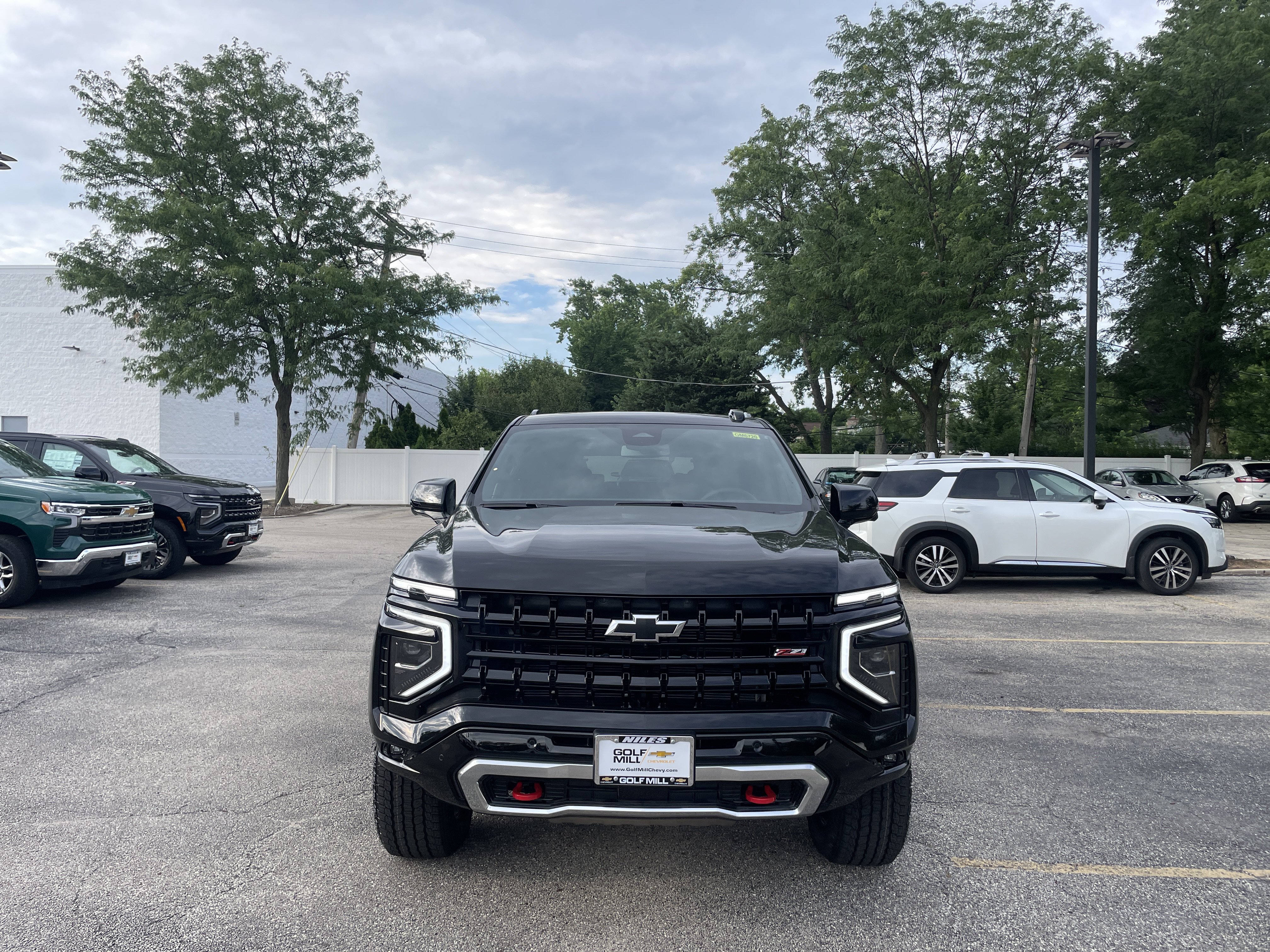 New 2026 Chevrolet Tahoe Z71 w/ Comfort Package AWD/4WD image 2