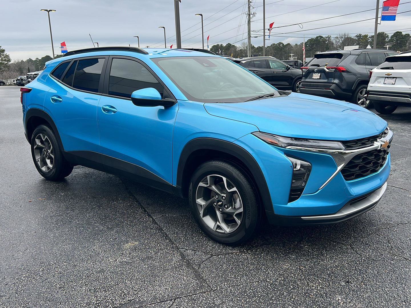 Certified 2025 Chevrolet Trax LT w/ Driver Confidence Package image 8