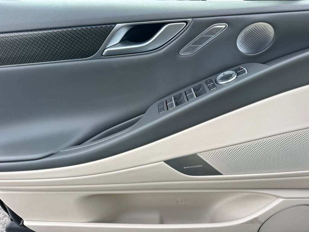 Used 2025 Genesis G80 3.5T Sport Prestige image 12