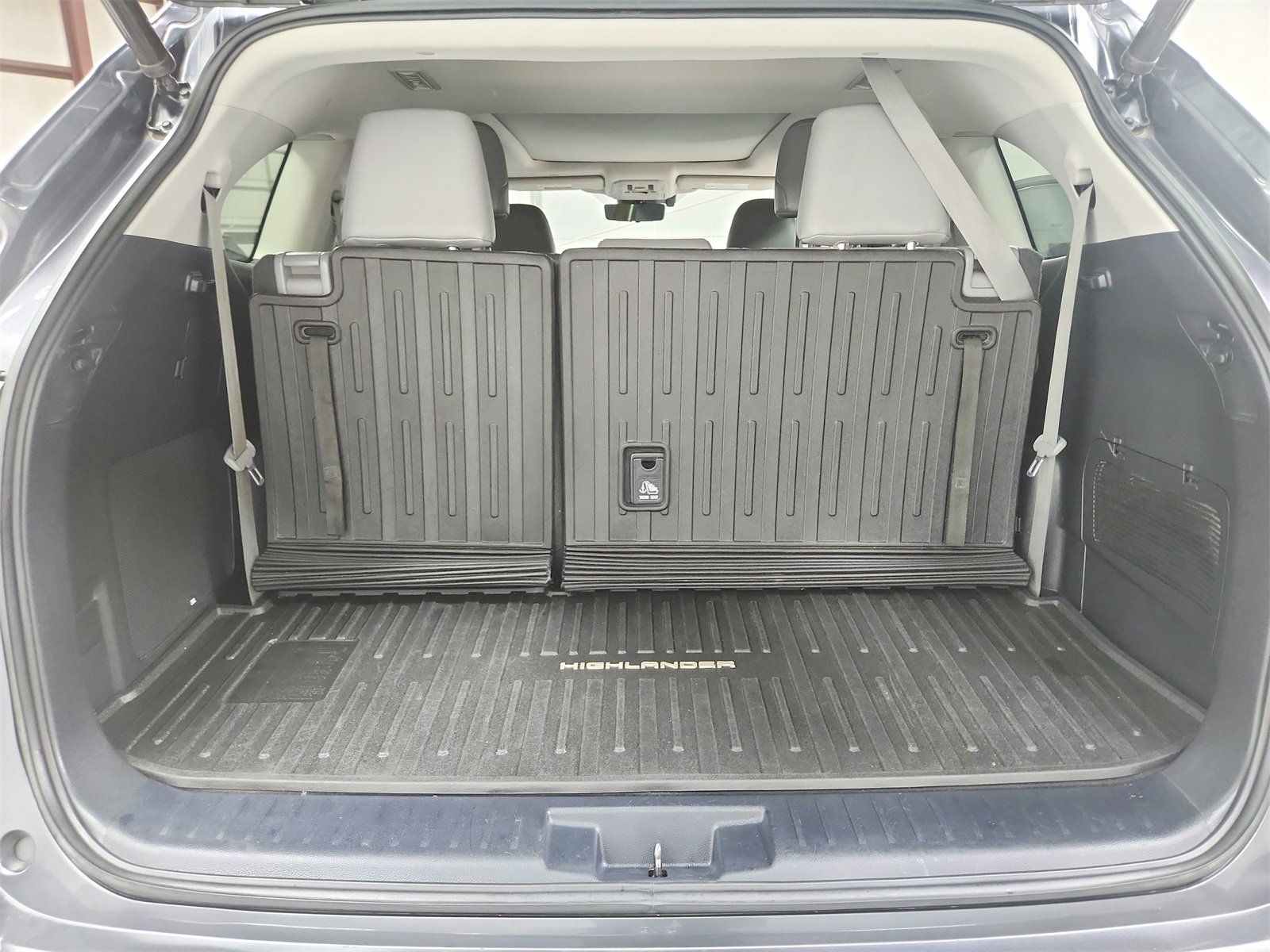 Used 2020 Toyota Highlander Platinum image 45