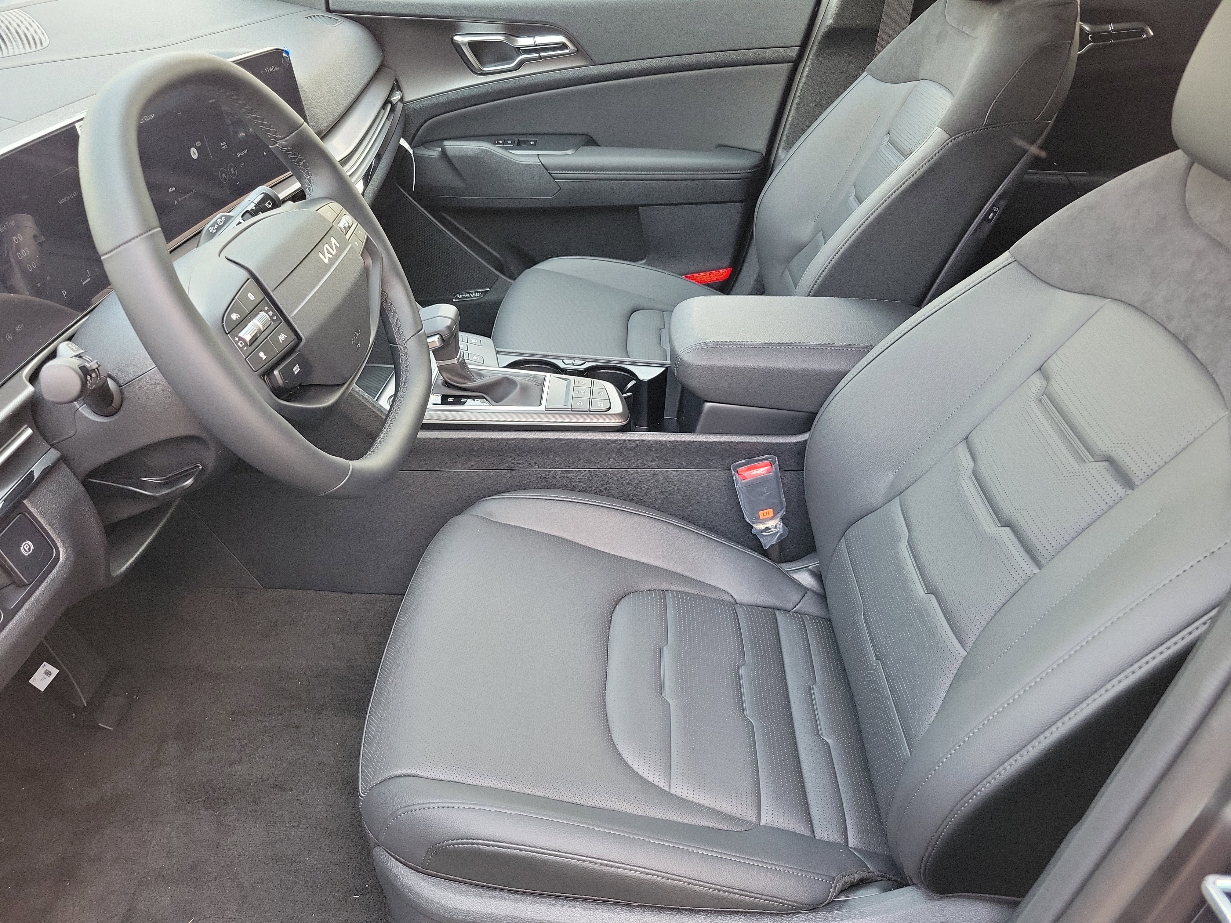 New 2026 Kia Sportage SX image 3