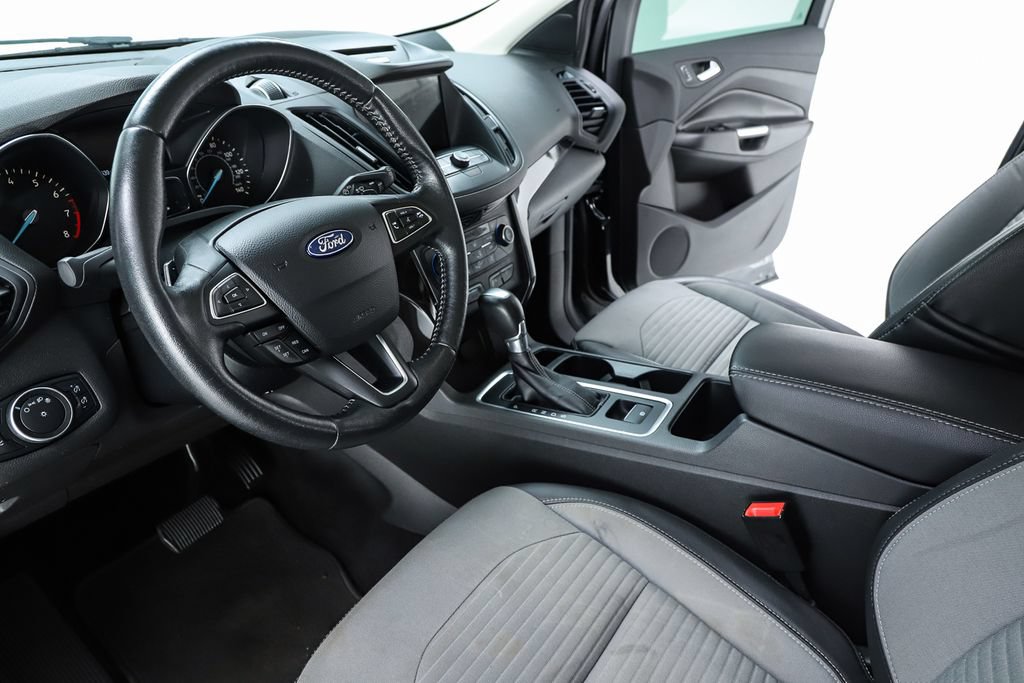 Used 2017 Ford Escape SE w/ Equipment Group 201A AWD/4WD image 57