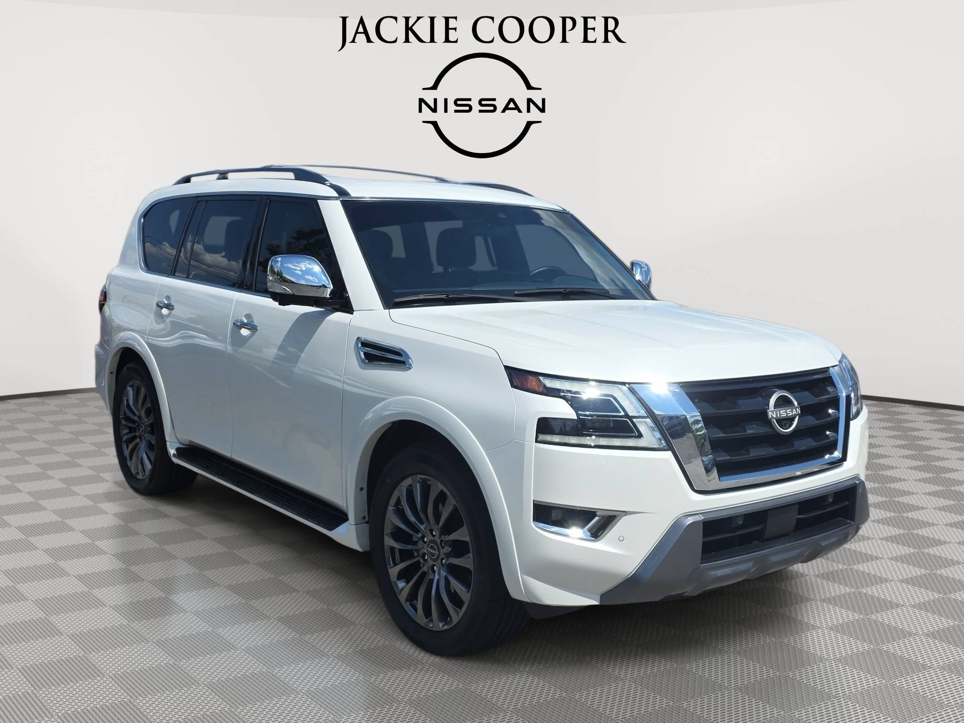 Used 2024 Nissan Armada Platinum w/ Captain's Chairs Package AWD/4WD image 3