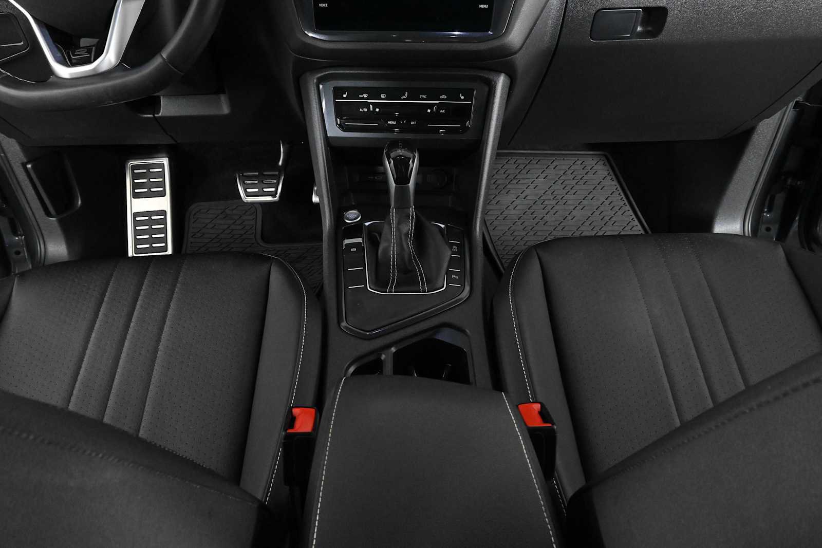 Certified 2023 Volkswagen Tiguan SE R-Line FWD image 14