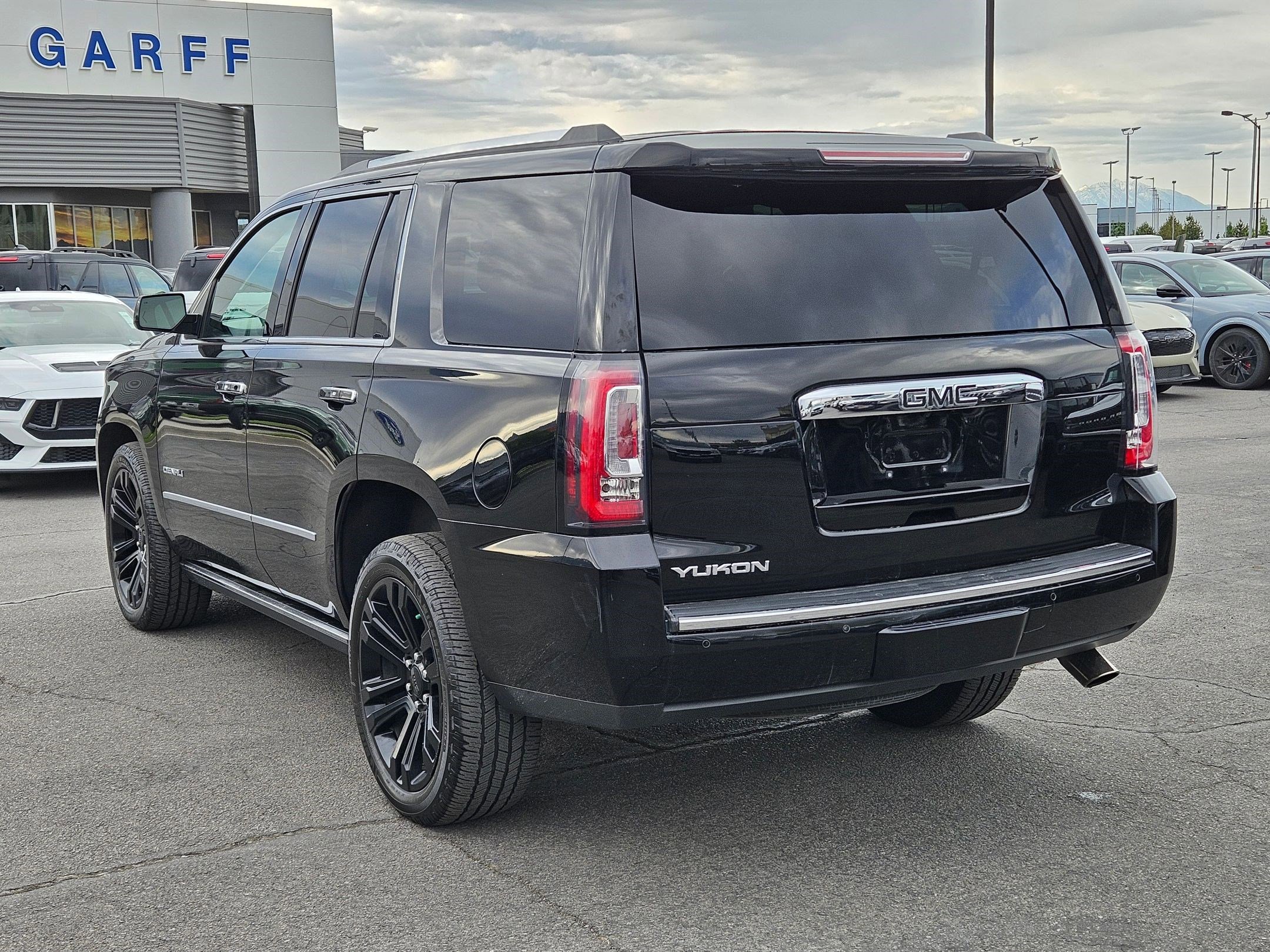 Used 2020 GMC Yukon Denali w/ Denali Ultimate Package AWD/4WD image 8