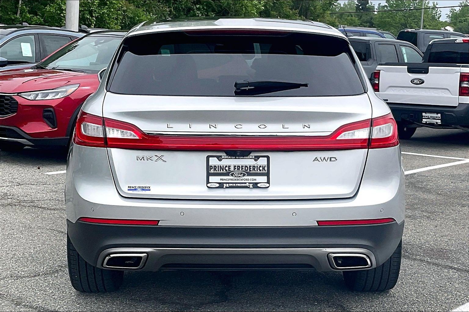 Used 2016 Lincoln MKX Reserve w/ Technology Package AWD/4WD image 4