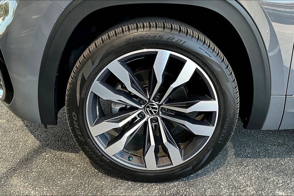 Used 2021 Volkswagen Atlas Cross Sport SEL R-Line image 11