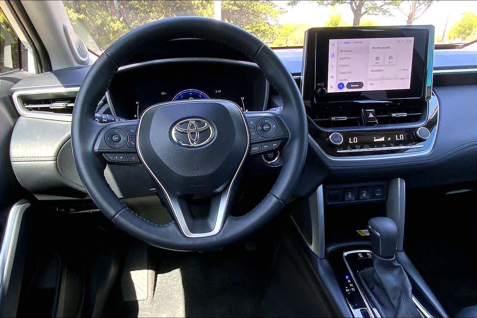 Used 2023 Toyota Corolla Cross XLE w/ Convenience Package image 6