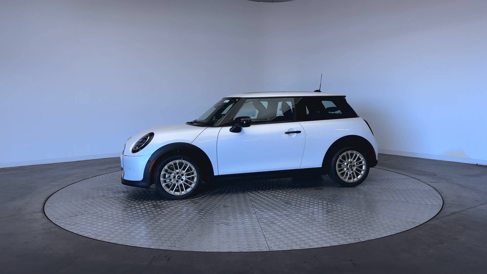 New 2026 MINI Cooper 2-Door Hardtop FWD image 5