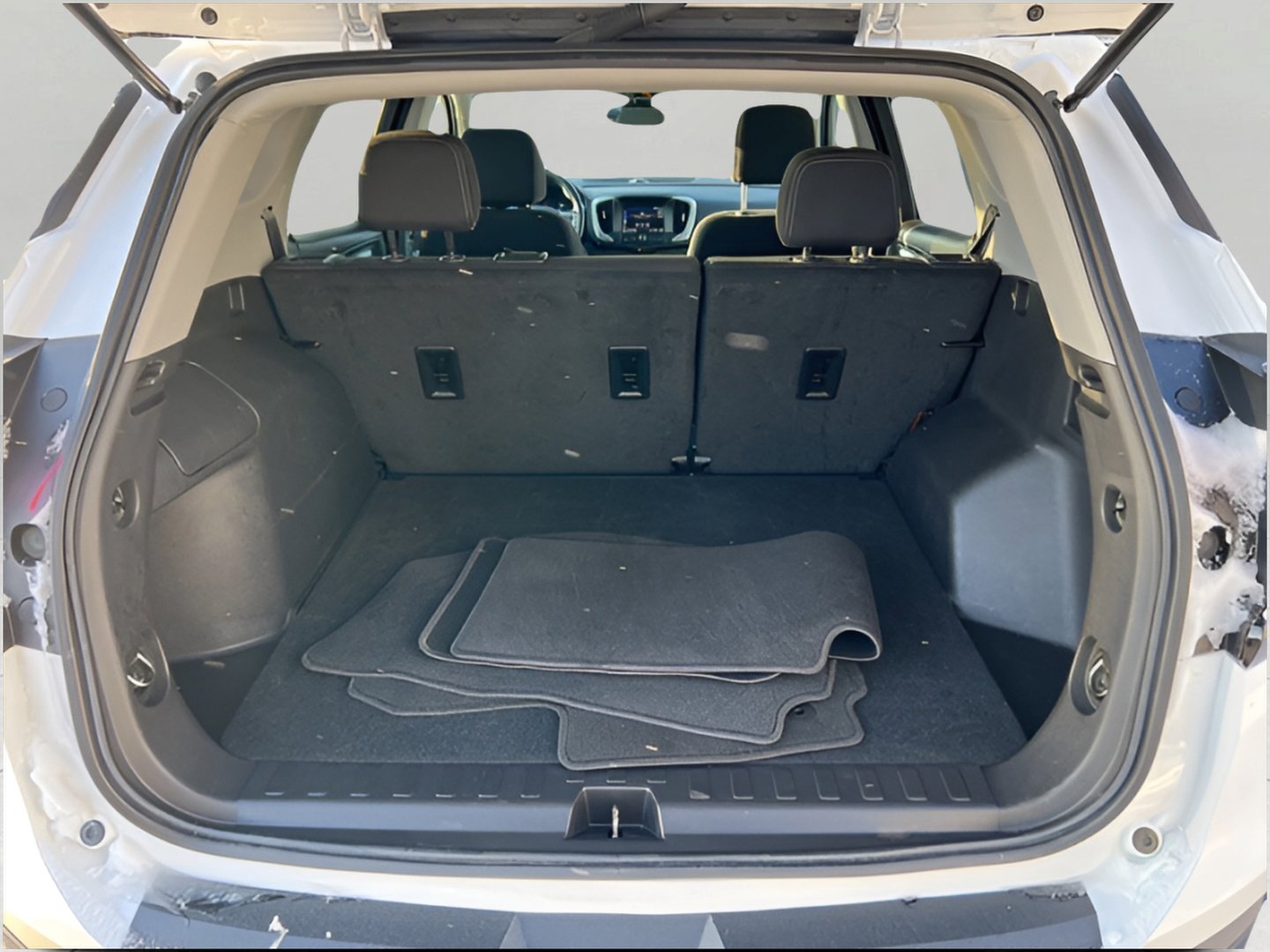 Used 2024 GMC Terrain SLE image 57