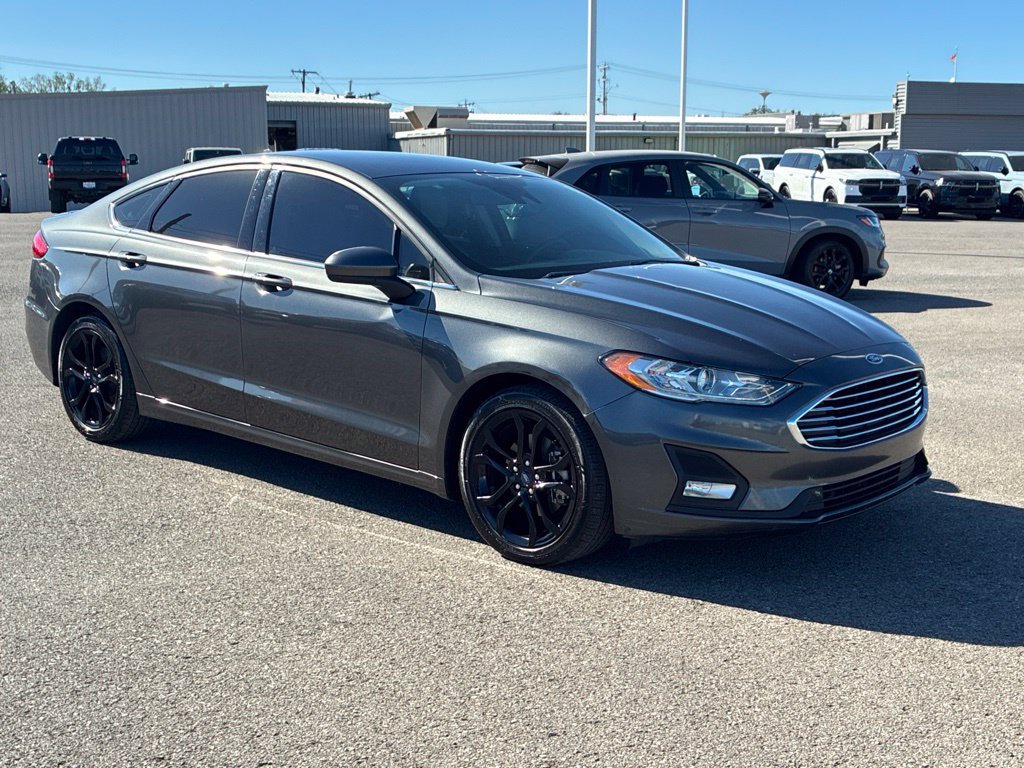 Used 2020 Ford Fusion SE w/ Equipment Group 151A FWD image 1
