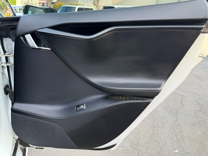 Used 2016 Tesla Model S 75 RWD image 33