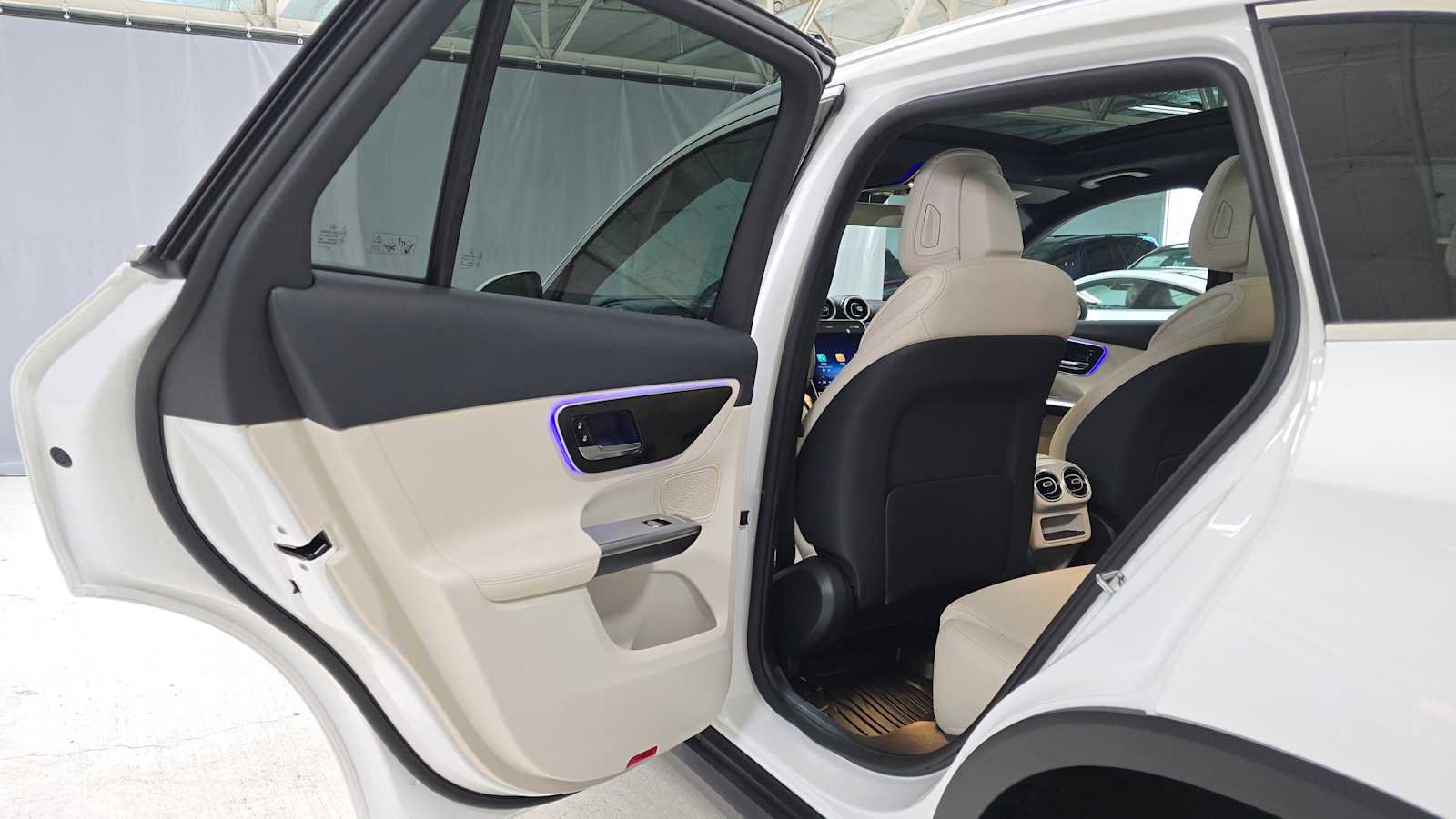 Used 2026 Mercedes-Benz GLC 300 4MATIC image 15