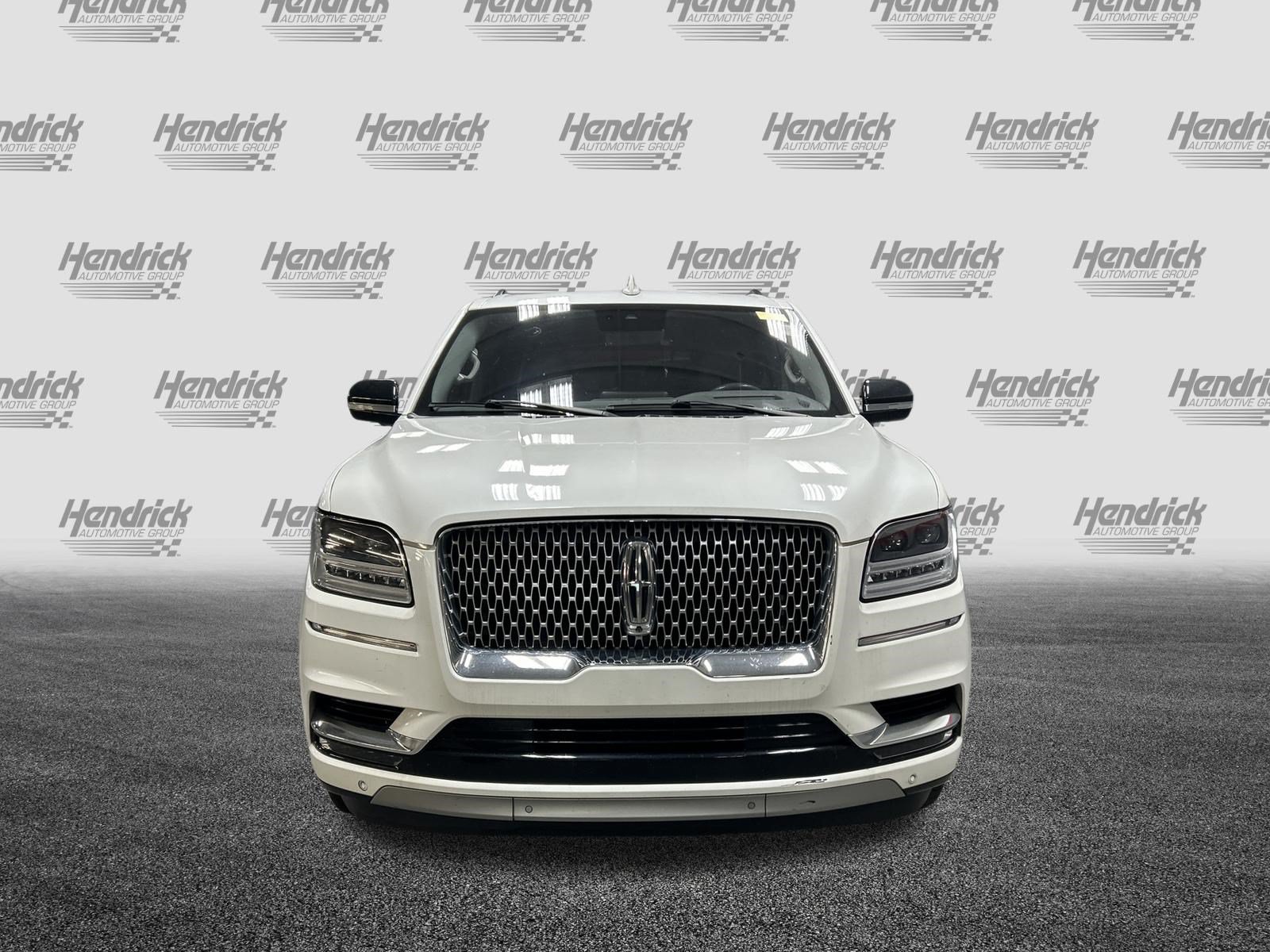 Used 2020 Lincoln Navigator L Reserve w/ Luxury Package AWD/4WD image 3