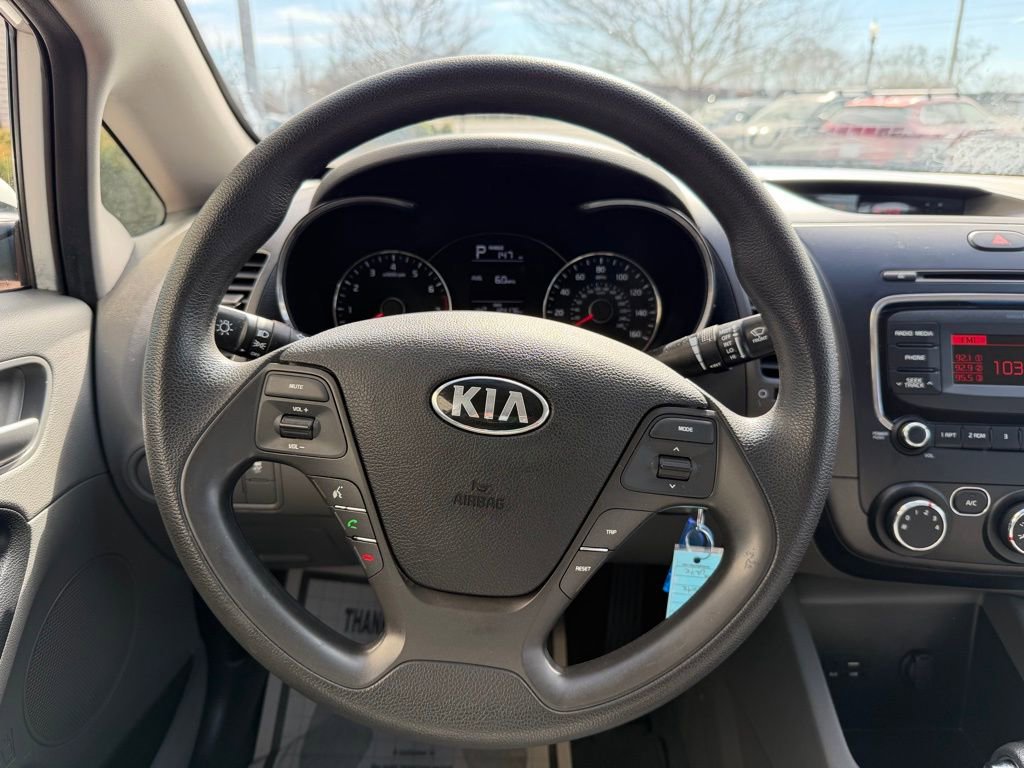Used 2017 Kia Forte LX image 21