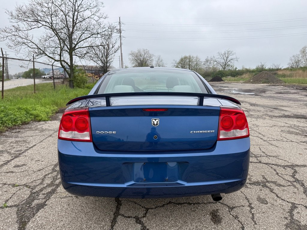 Used 2010 Dodge Charger Rallye RWD image 4