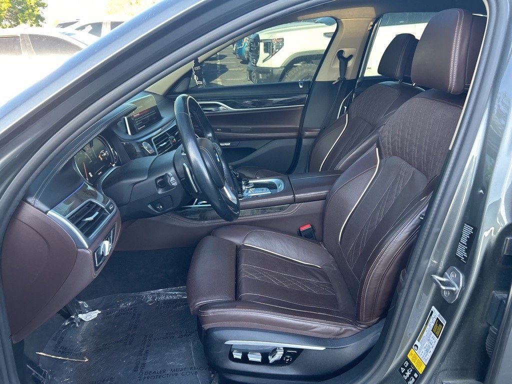 Used 2017 BMW 740i xDrive image 11