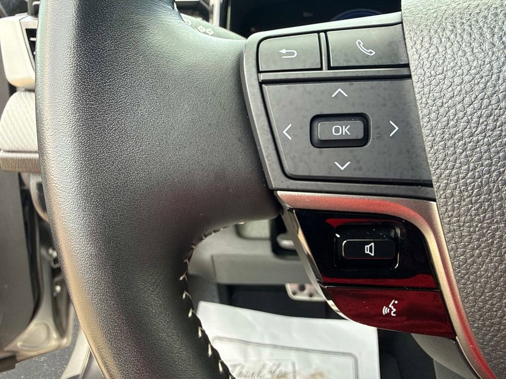 Used 2025 Toyota Camry SE FWD image 27