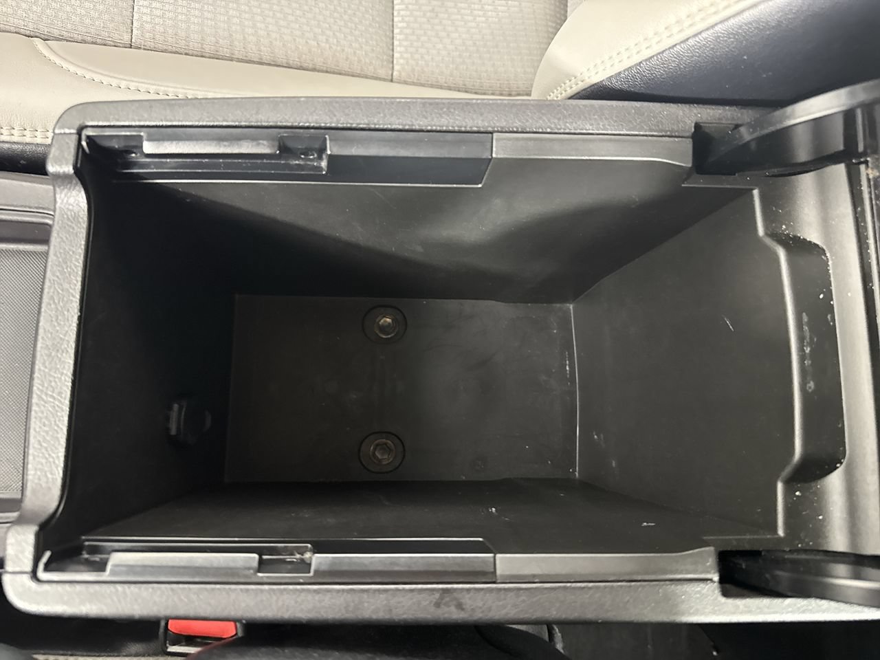 Used 2017 Toyota Camry SE FWD image 18