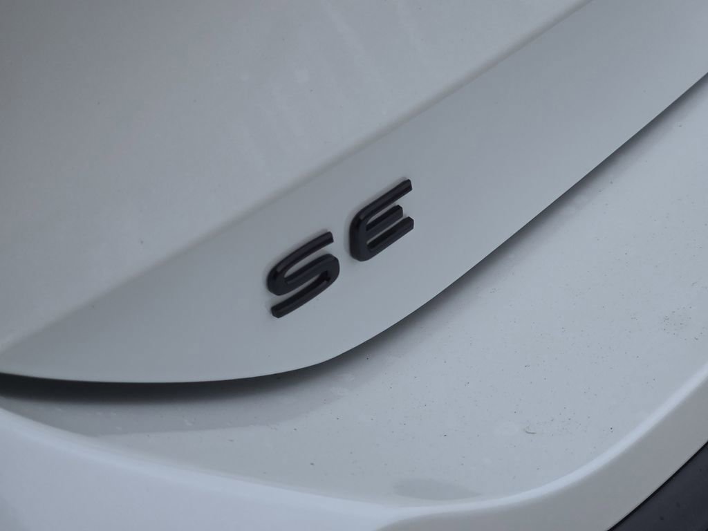 New 2026 Volkswagen Tiguan SE R-Line image 8