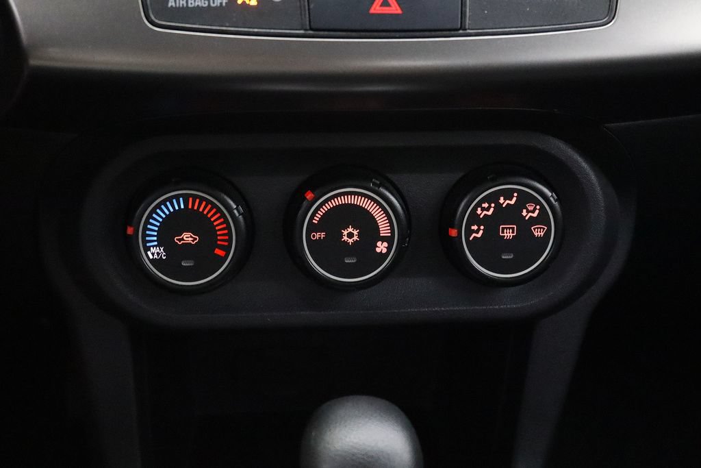 Used 2014 Mitsubishi Lancer ES FWD image 21