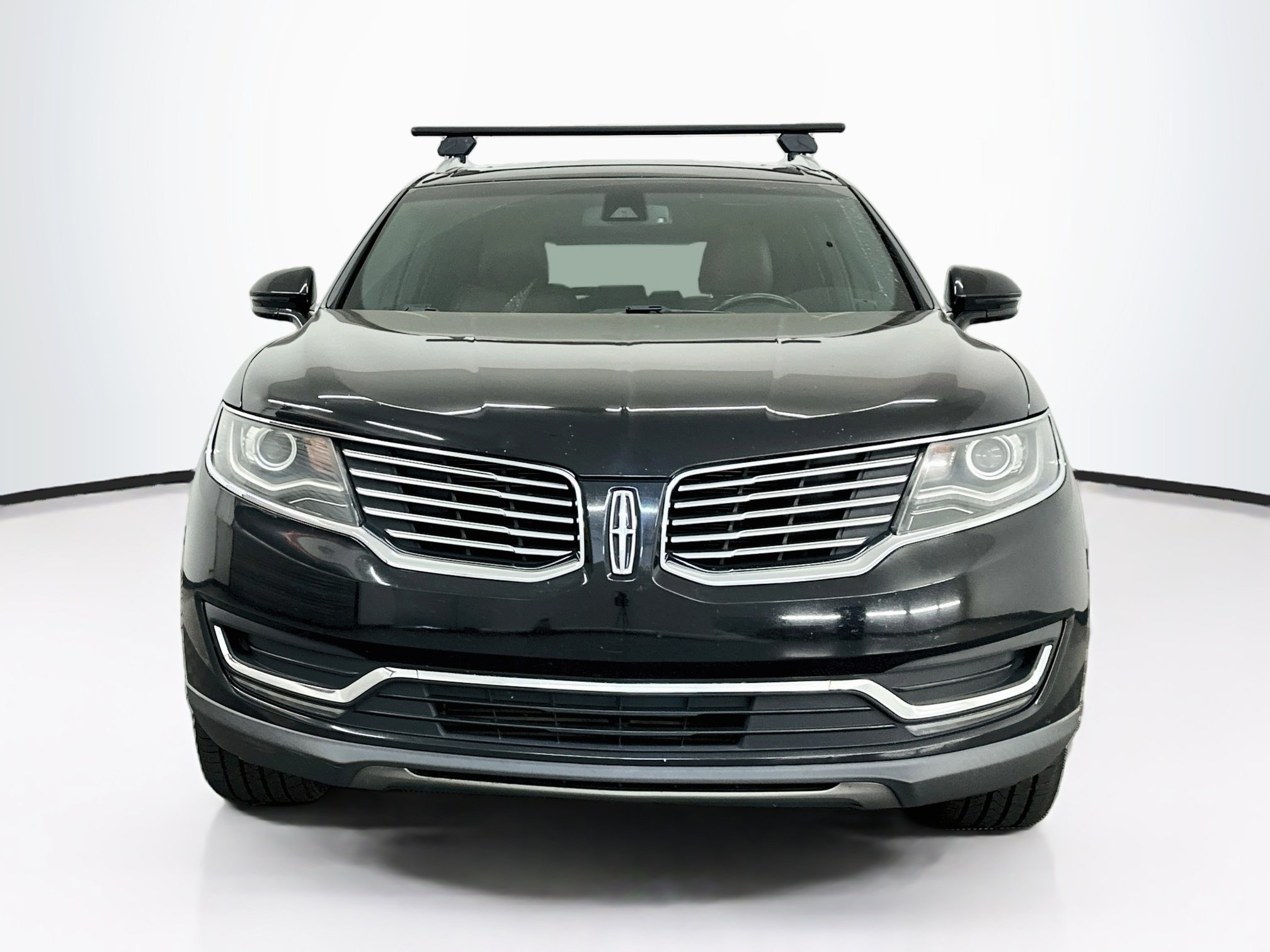 Used 2016 Lincoln MKX Reserve w/ Driver Assistance Package AWD/4WD image 2