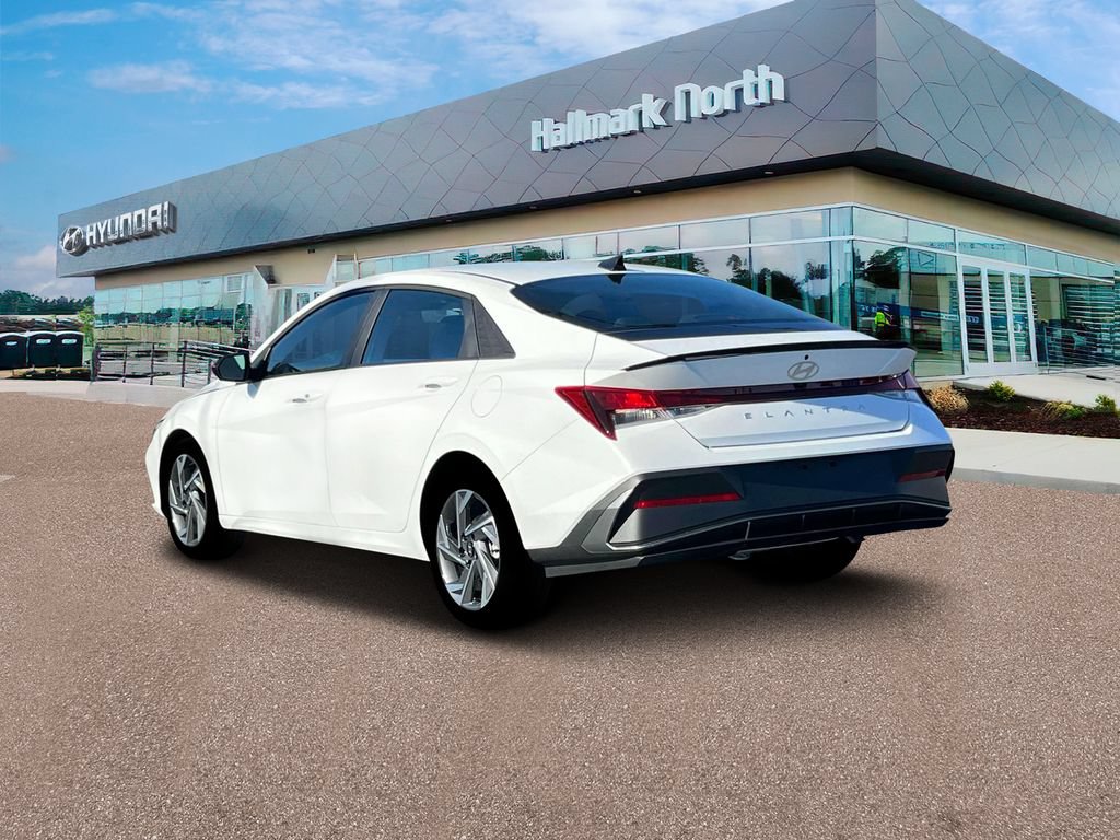 Used 2025 Hyundai Elantra Sport FWD image 5
