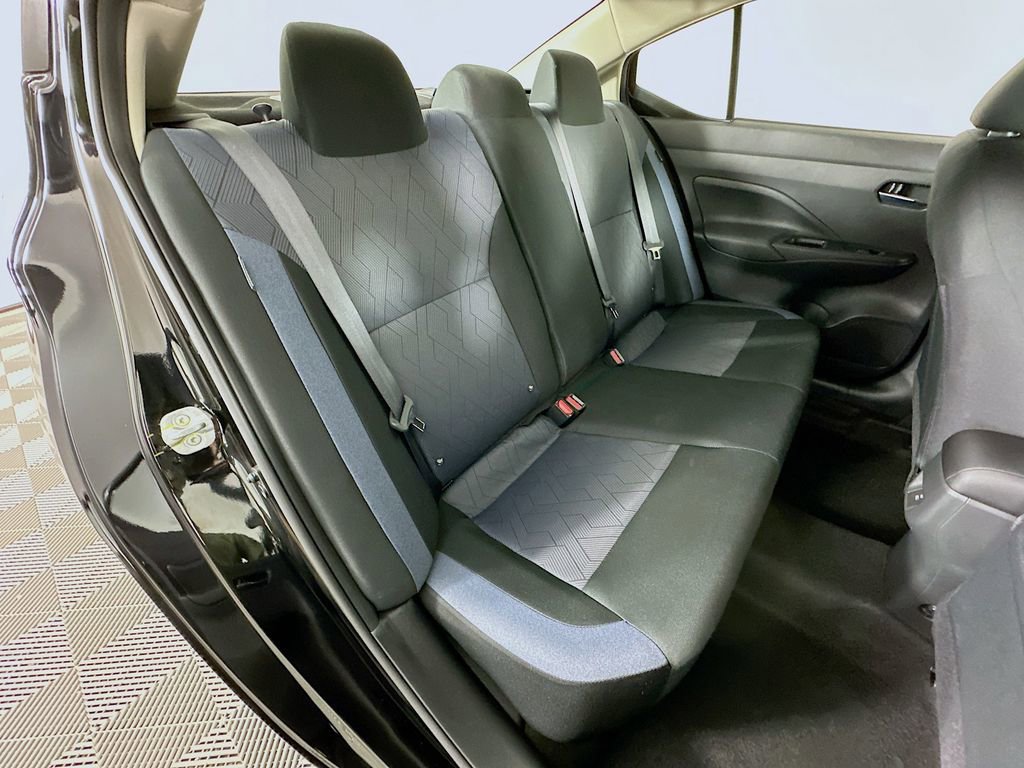 Used 2025 Nissan Versa SV w/ Trunk Package image 31