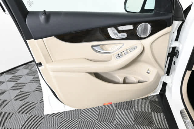 Used 2017 Mercedes-Benz GLC 300 image 21