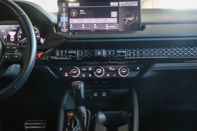 Used 2025 Honda Accord Sport image 15