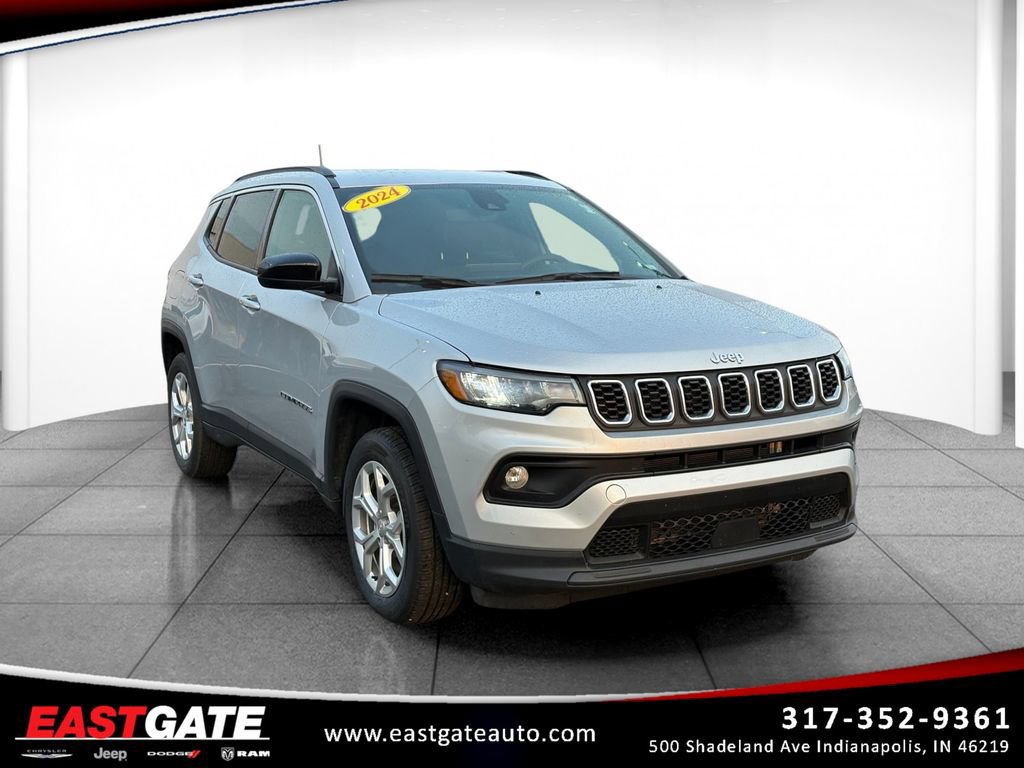 Used 2024 Jeep Compass Latitude AWD/4WD image 1