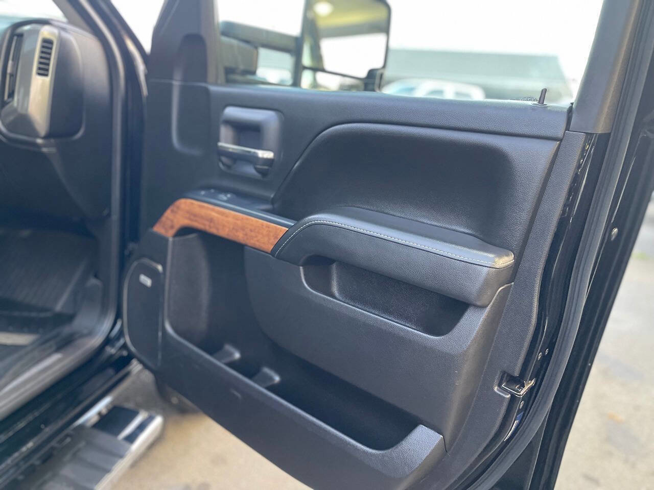 Used 2017 Chevrolet Silverado 3500 High Country w/ Duramax Plus Package image 25