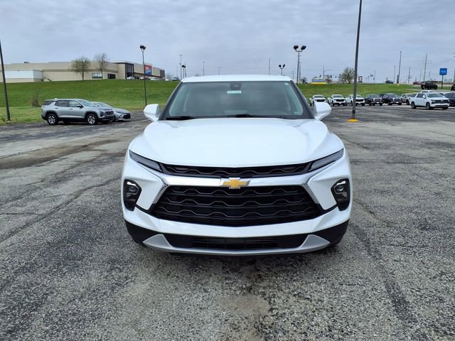 Used 2025 Chevrolet Blazer LT AWD/4WD image 2