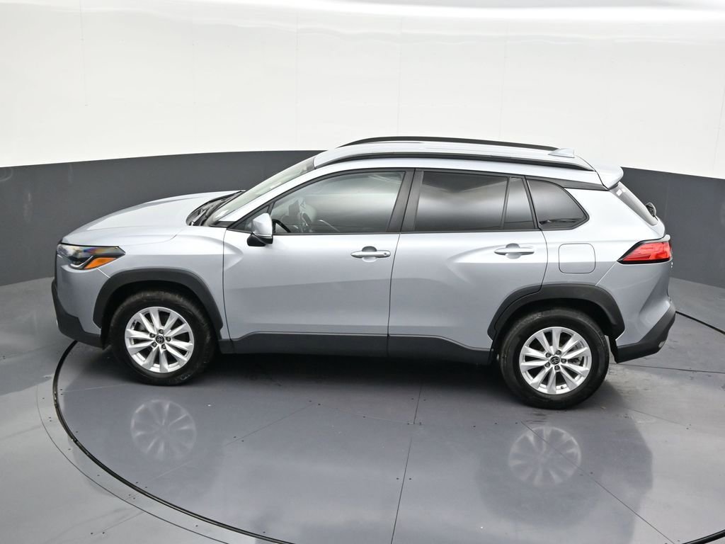 Used 2024 Toyota Corolla Cross LE image 16