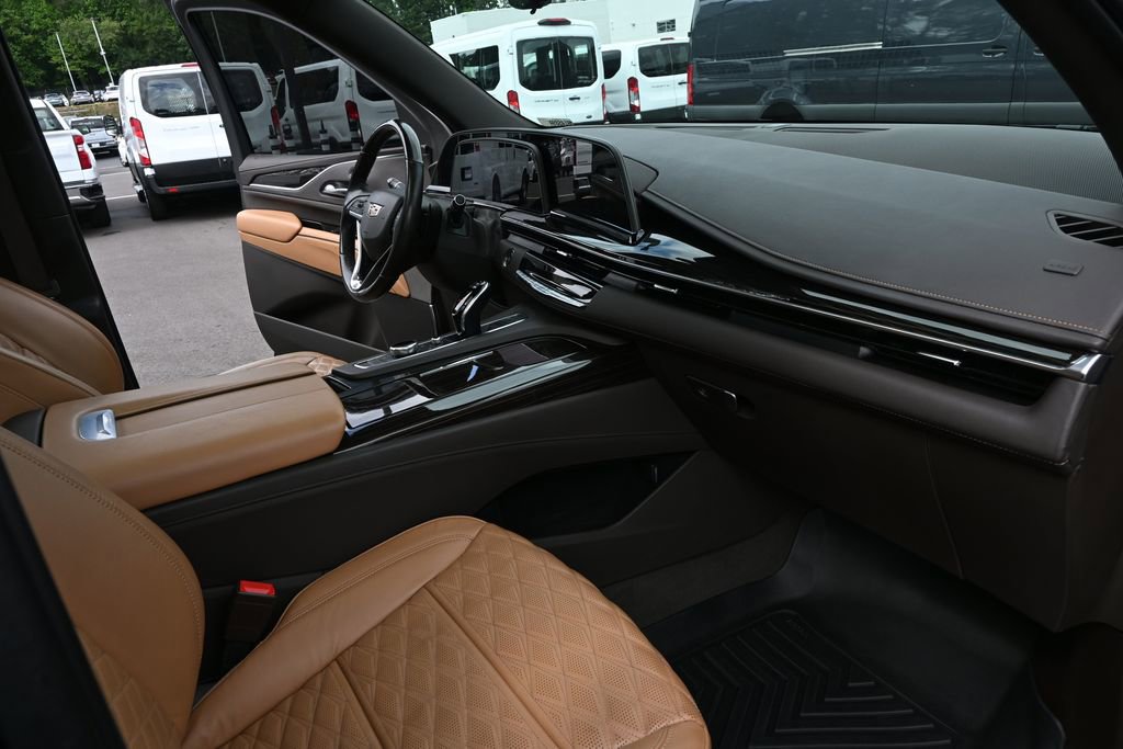 Used 2021 Cadillac Escalade Sport AWD/4WD image 23