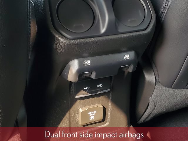 Used 2018 Jeep Wrangler Unlimited Sahara w/ Cold Weather Group AWD/4WD image 32