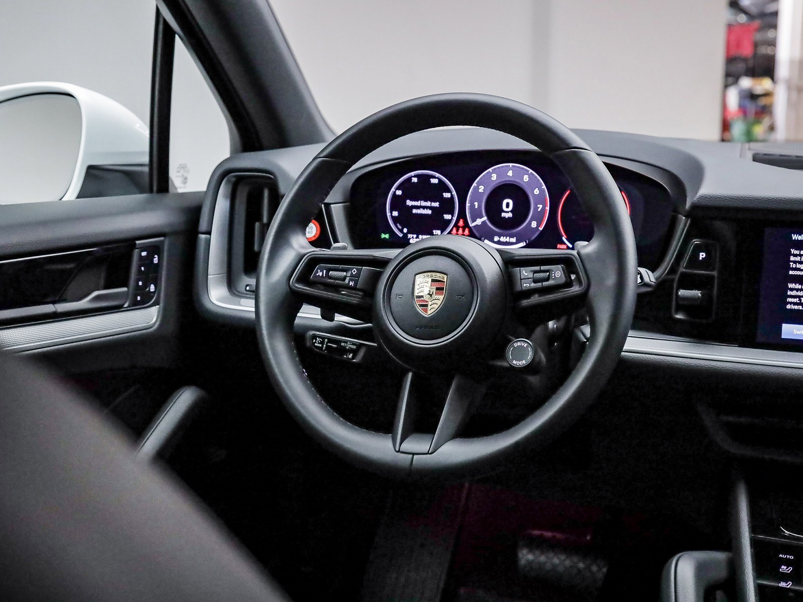 Used 2025 Porsche Cayenne image 19