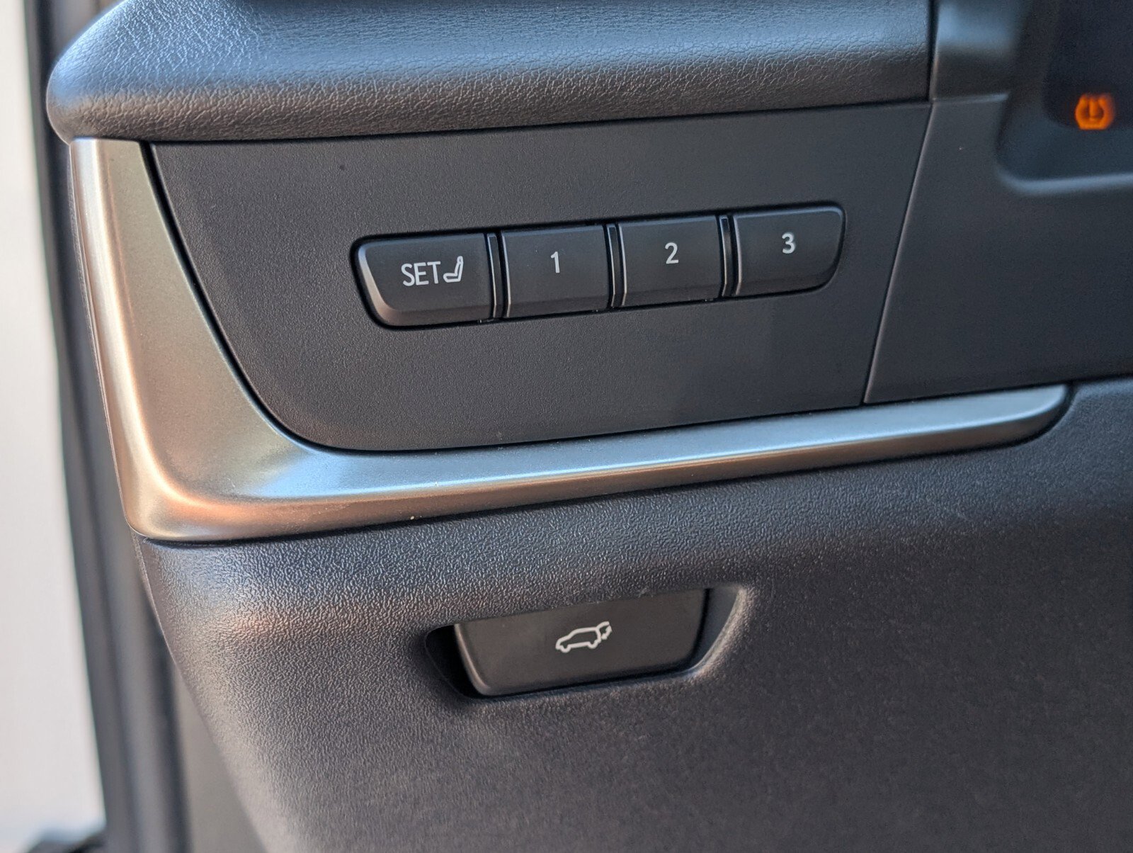 Used 2024 Lexus RZ 300e Premium image 34