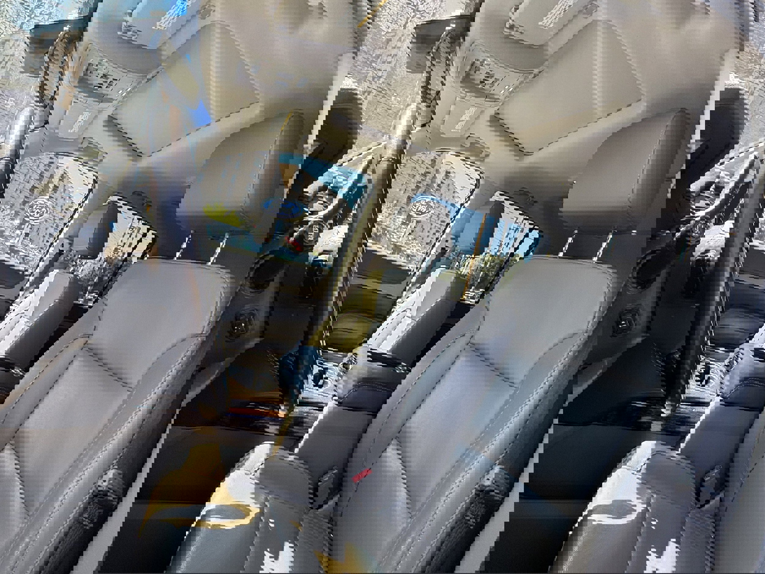 Used 2019 Chevrolet Suburban LT w/ Luxury Package AWD/4WD image 9