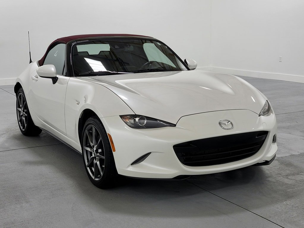 Used 2018 MAZDA MX-5 Miata Grand Touring RWD image 2