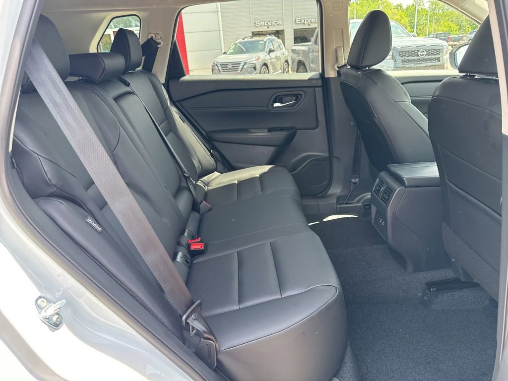 New 2026 Nissan Rogue Dark Armor AWD/4WD image 25