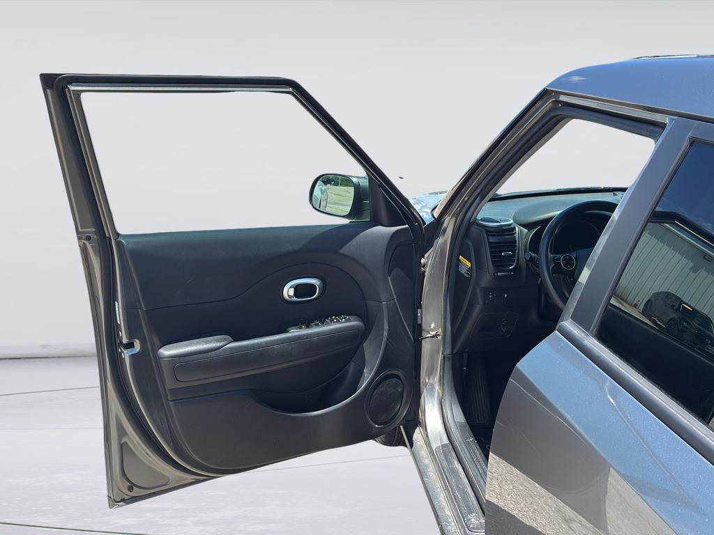 Used 2016 Kia Soul FWD image 20