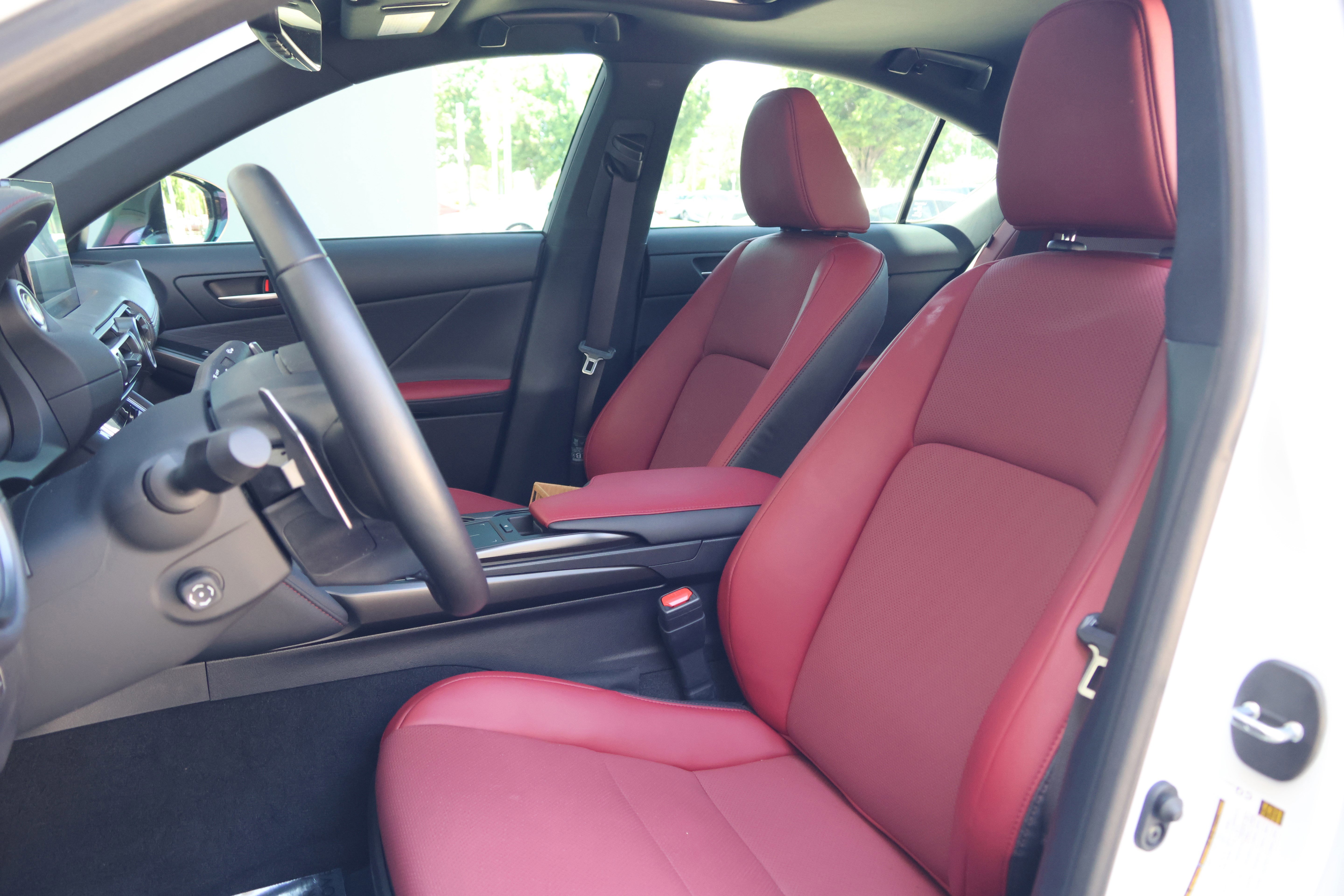 Used 2025 Lexus IS 300 w/ Premium Package image 34