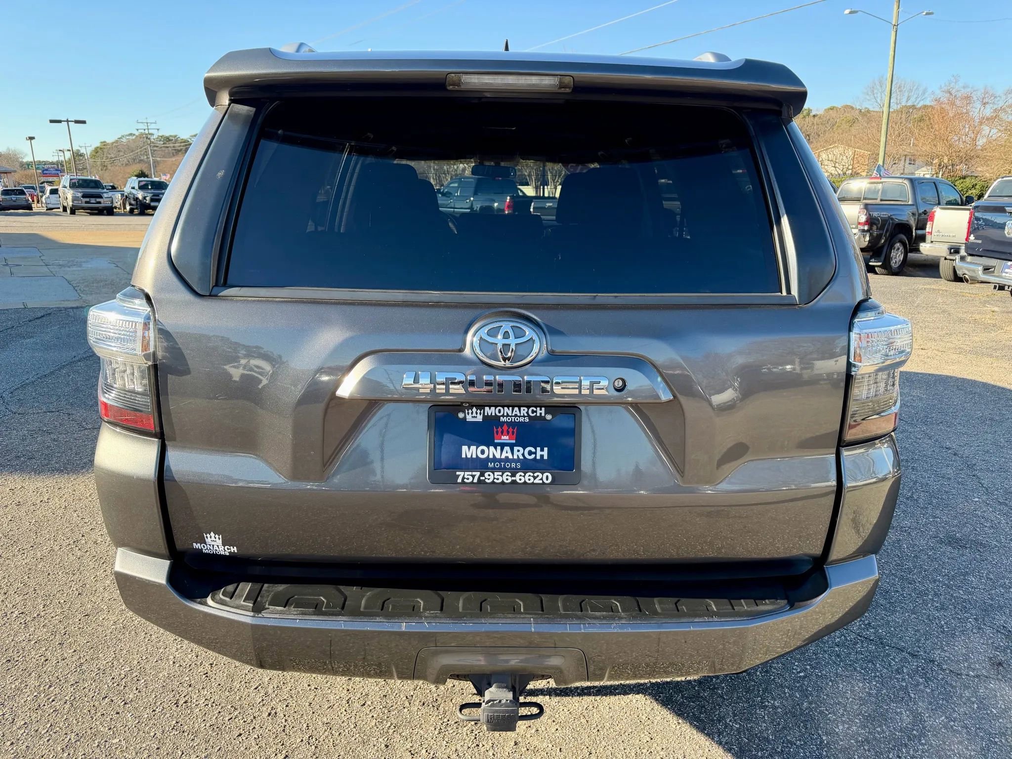 Used 2015 Toyota 4Runner SR5 AWD/4WD image 4