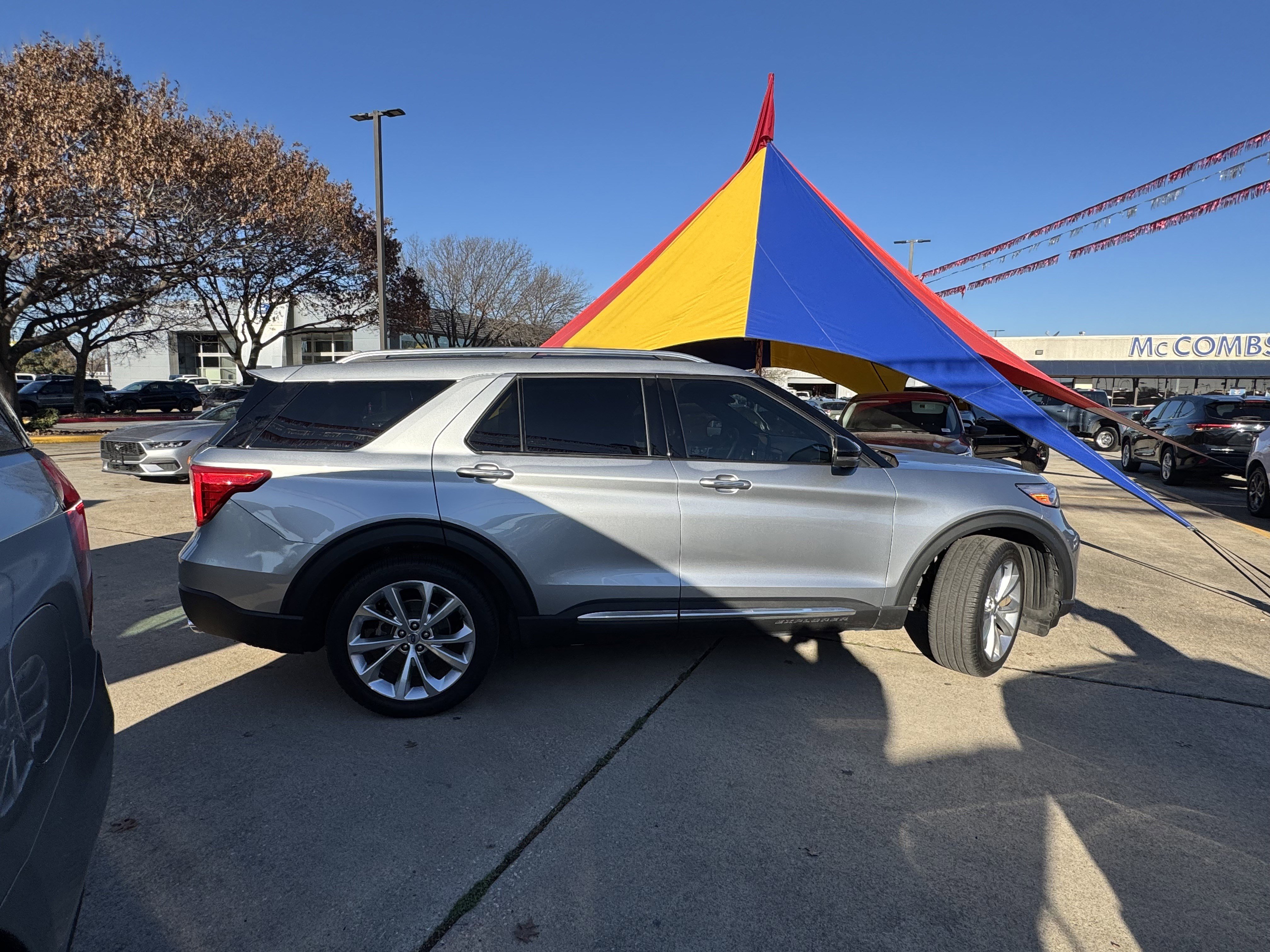 Certified 2022 Ford Explorer Platinum w/ Equipment Group 601A image 4